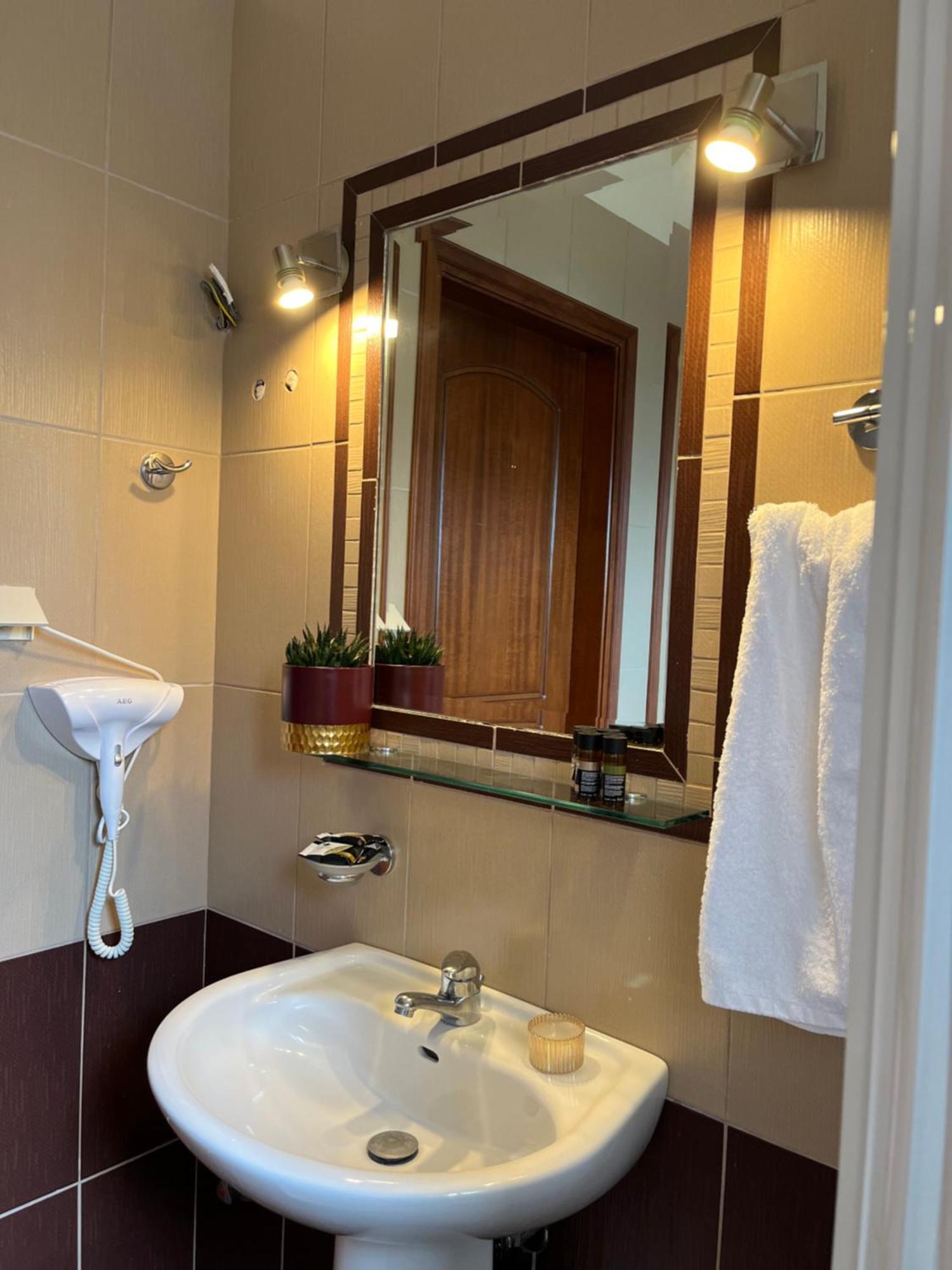 Agnanti Zitsas Hotel Luaran gambar